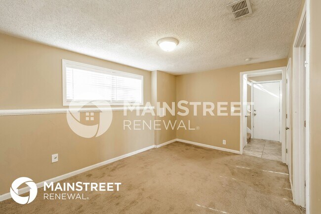 Building Photo - 609 SE Steeple Ct