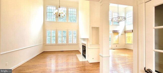 Building Photo - 15292 Golf View Dr
