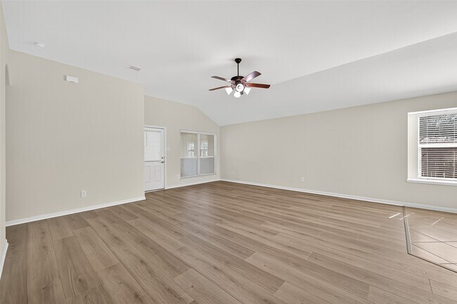Building Photo - 22202 Thresher Ct