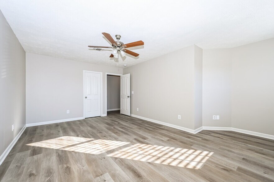 Building Photo - 336 Sarna Dr