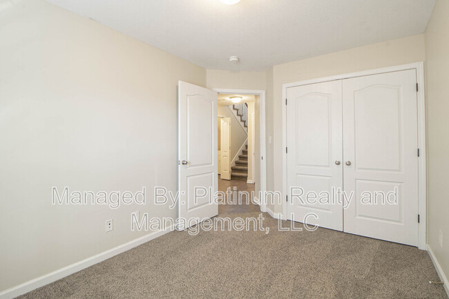 Building Photo - 992-E S Ash Ridge Dr