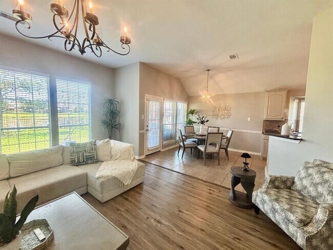 Building Photo - 8527 Cape Royal Dr