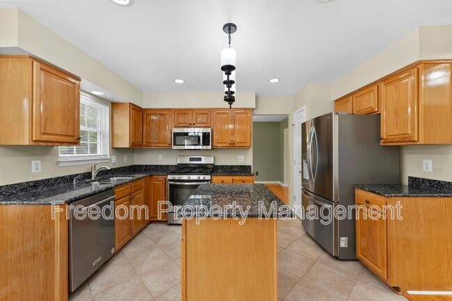 Building Photo - 9140 Worthington Dr