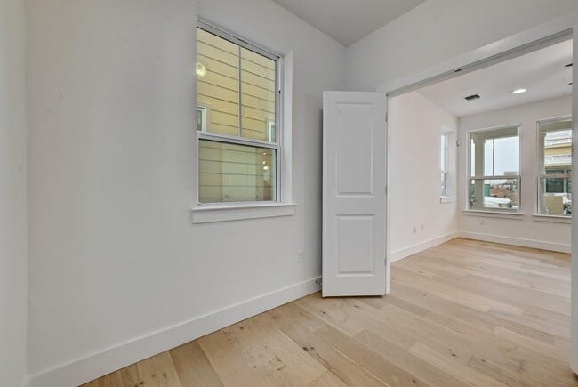 Building Photo - 3115 Chennault St