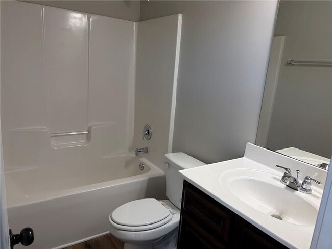 Building Photo - 410 Live Oak Pass