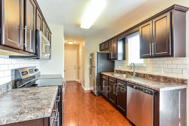 Building Photo - 2829 Painted Pony Dr