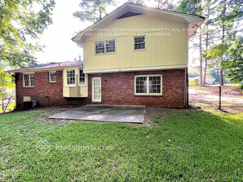 Building Photo - 3993 Sugar Valley Dr SE