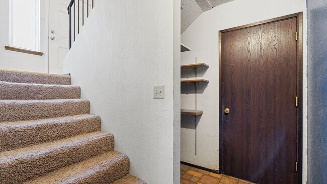 Building Photo - Charming 4-Bedroom Home with Garden – Avai...