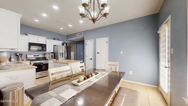 Building Photo - 10803 Elise St