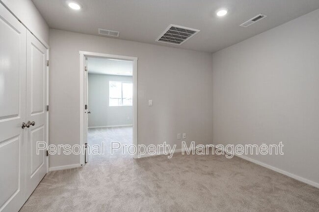 Building Photo - 242 N Layla Pl