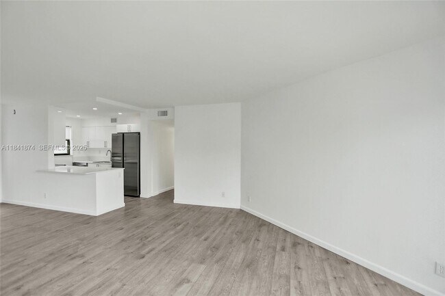 Building Photo - 1850 N Congress Ave