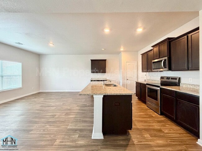 Building Photo - 10950 Chippewa Trce