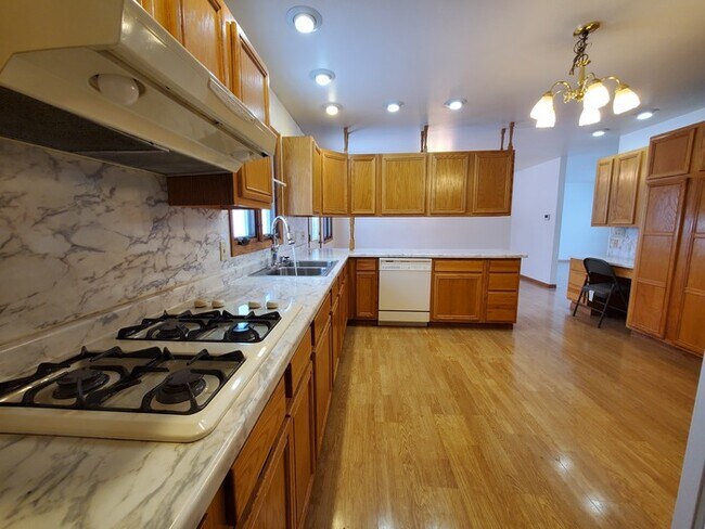 Building Photo - 3579 27th St NE