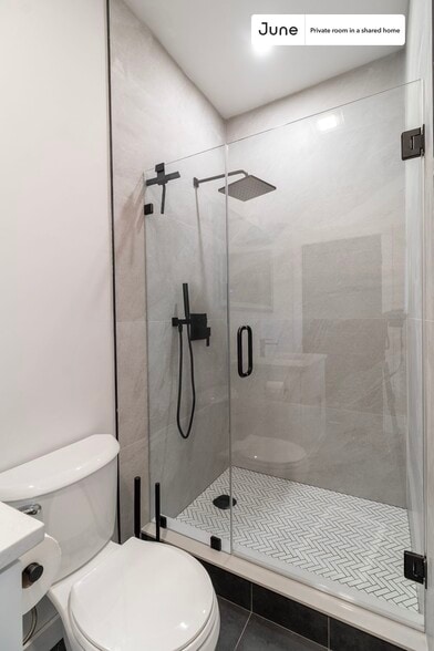 Building Photo - Room in Shared 5 bed/2 bath home