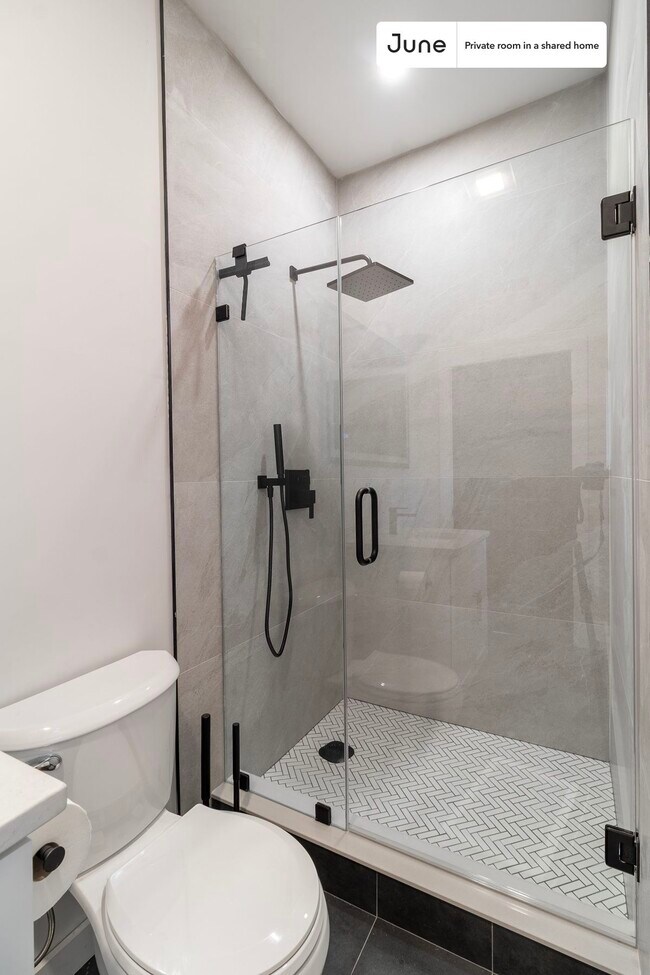 Building Photo - Room in Shared 5 bed/2 bath home in Roxbury