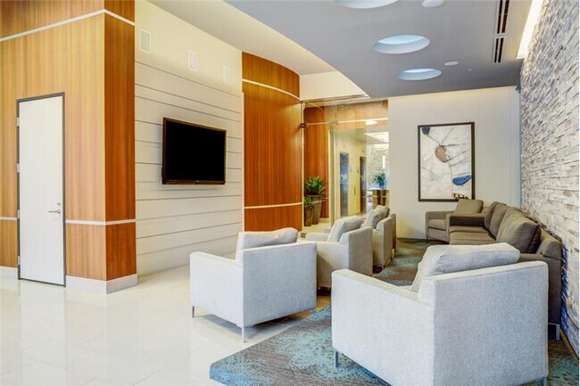 Building Photo - 302 Brazos St