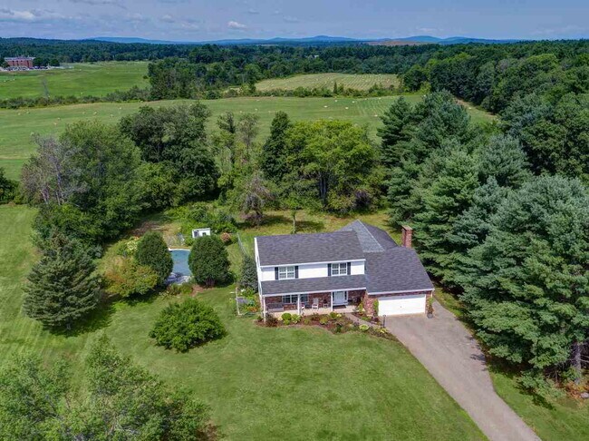 Primary Photo - 4 bed 3 bath single-family home for rent 8...