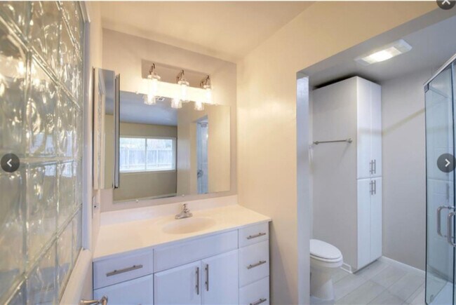 Building Photo - 6104 Bridlington Cir