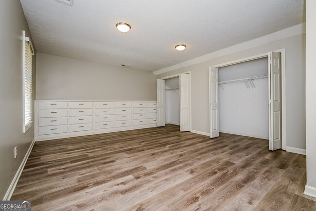 Building Photo - 266 Northwind Dr
