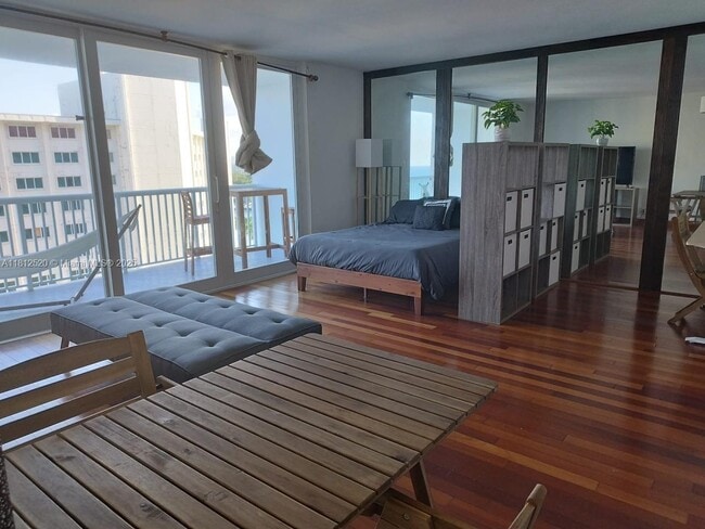 Building Photo - 5401 Collins Ave