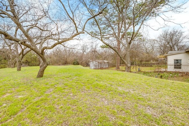 Building Photo - Fully Remodeled 3 Bed, 2 Bath Home in River Oaks w/ Basement- 76114