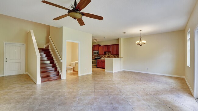 Building Photo - 6439 Azura Lake Rd