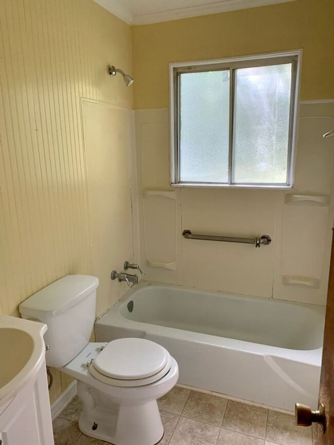 Building Photo - Adorable Washington Park Cottage!