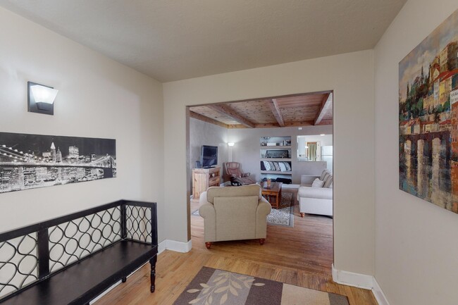 Building Photo - 1613 Morningside Dr NE