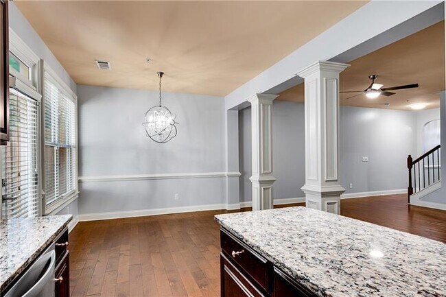 Building Photo - 2242 Knoxhill View