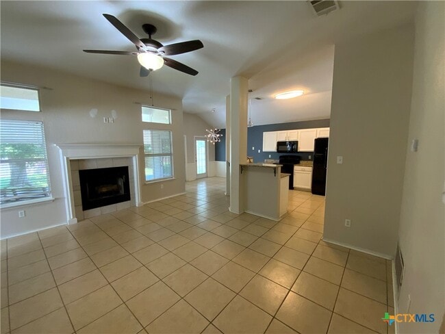 Building Photo - 1719 Bent Oak Dr