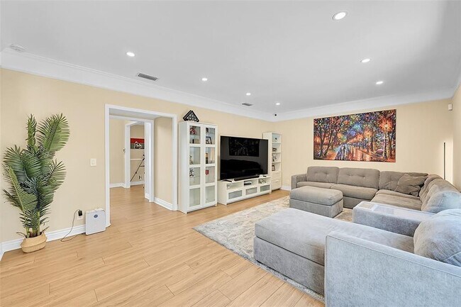 Building Photo - 7501 Red Bay Pl