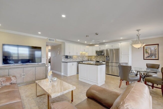 Building Photo - 4028 Newcastle B