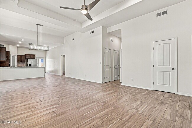 Building Photo - 13253 Coldham St