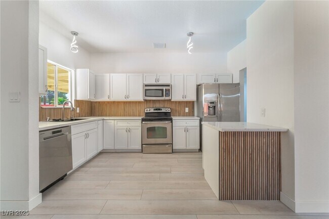 Building Photo - 3008 Lawndale St