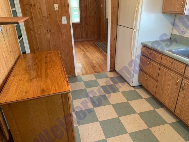 Building Photo - House near Hessel Park for sublease!