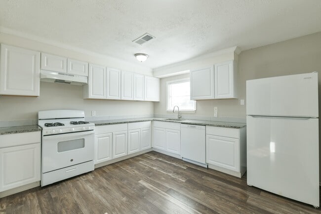 Building Photo - 1206 Houston Ave