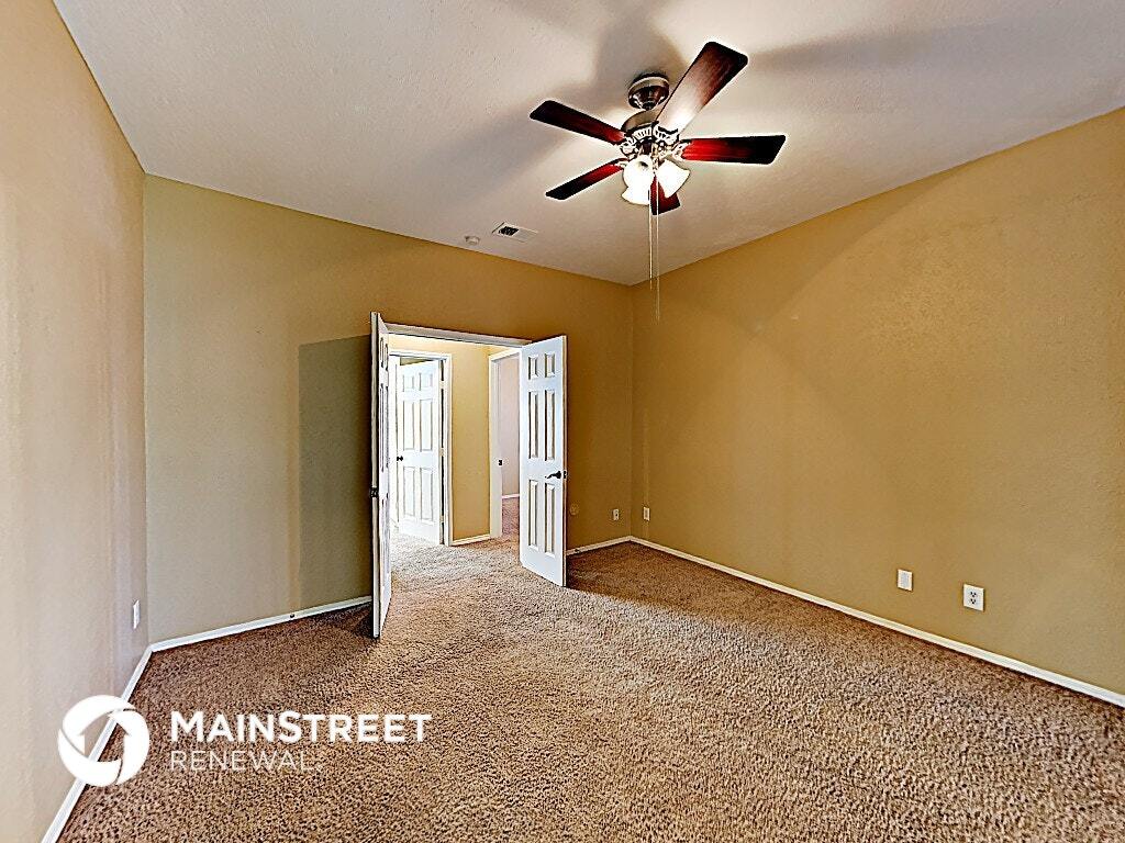 Building Photo - 2425 Sutton Dr