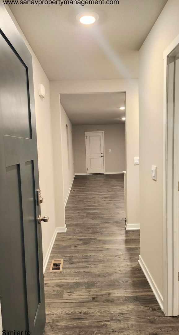 Building Photo - Single Family Ranch Home in West Des Moine...