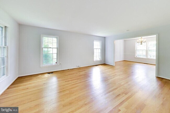 Building Photo - 991 Farm Haven Dr
