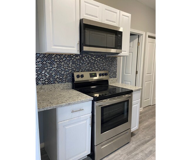 Building Photo - 2922 Grantley Ave