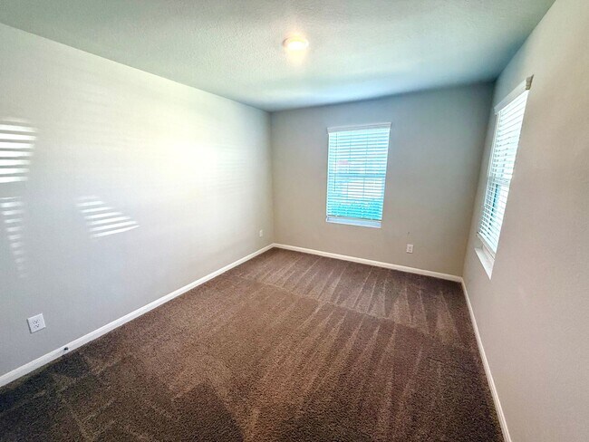 Building Photo - 7918 Dovers Den