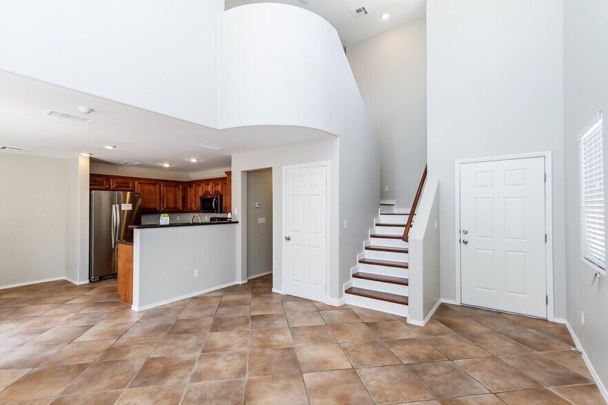 Building Photo - 977 Alfonso Ave