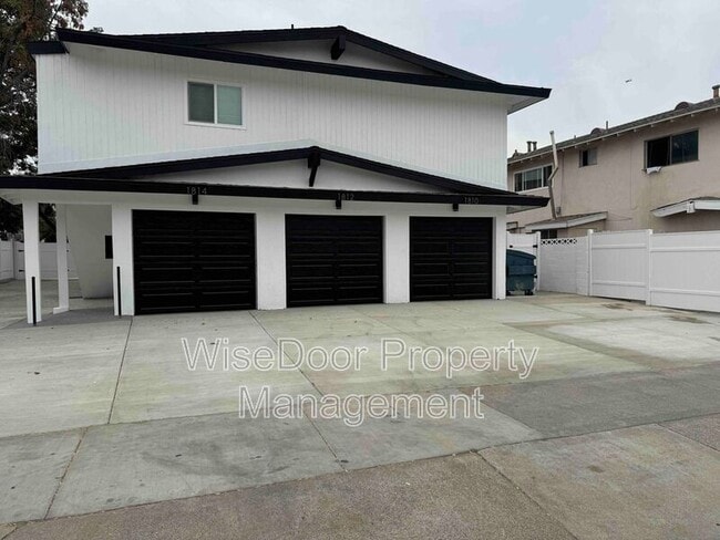 Building Photo - 1810 E Adams Ave