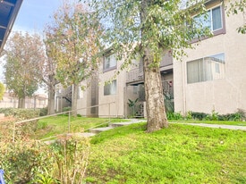 Building Photo - 2310 Lillyvale Ave