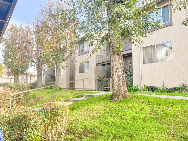 Primary Photo - 2310 Lillyvale Ave