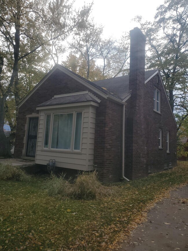 Building Photo - 8059 Middlepointe St