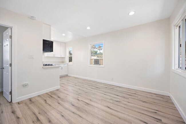 Building Photo - 6321 Gretna Ave