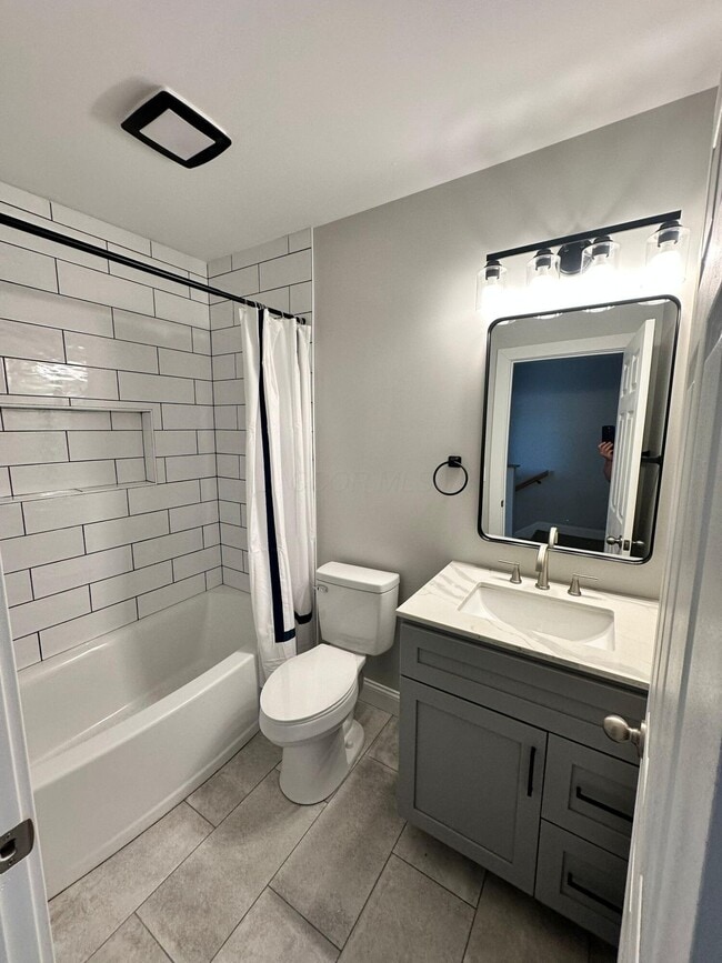 Building Photo - 7945 High St