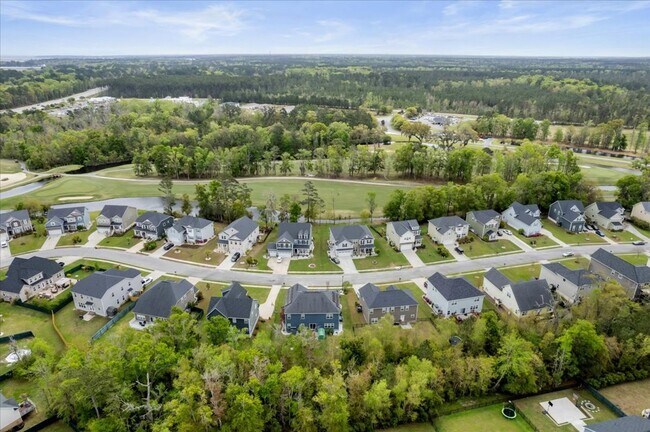 Building Photo - Welcome to Your Ideal Home: Where Luxury a...