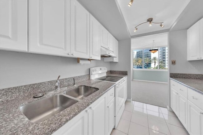 Building Photo - 660 Island Way
